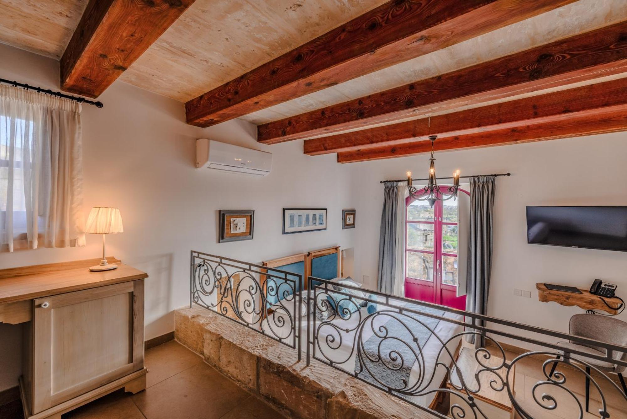 Hotel Mulberries à Żabbar Extérieur photo